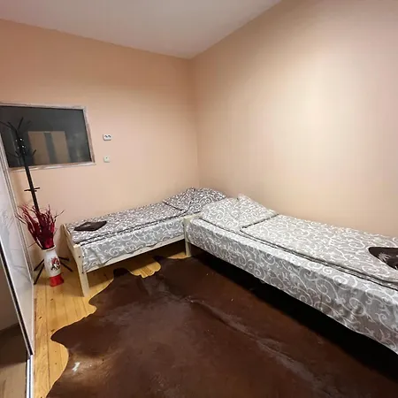 Laveranda нула, осем, девет, осем, седем, четири, четири, четири, осем, две