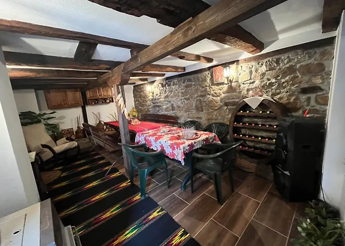 Laveranda нула, осем, девет, осем, седем, четири, четири, четири, осем, две 別荘 エレナ