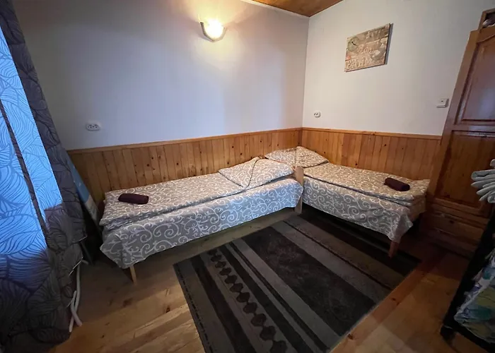 別荘 Laveranda нула, осем, девет, осем, седем, четири, четири, четири, осем, две エレナ