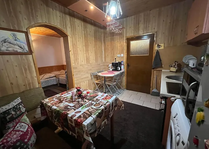 別荘 Laveranda нула, осем, девет, осем, седем, четири, четири, четири, осем, две